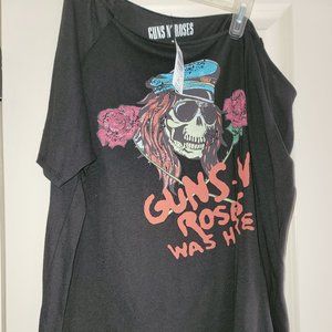 Torrid NWT Guns N Roses tshirt size 2